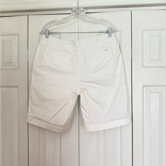 Vineyard Vines Womens Bermuda Shorts White Size 10 Flat Front Chino Whale Logo - Picture 3 of 12